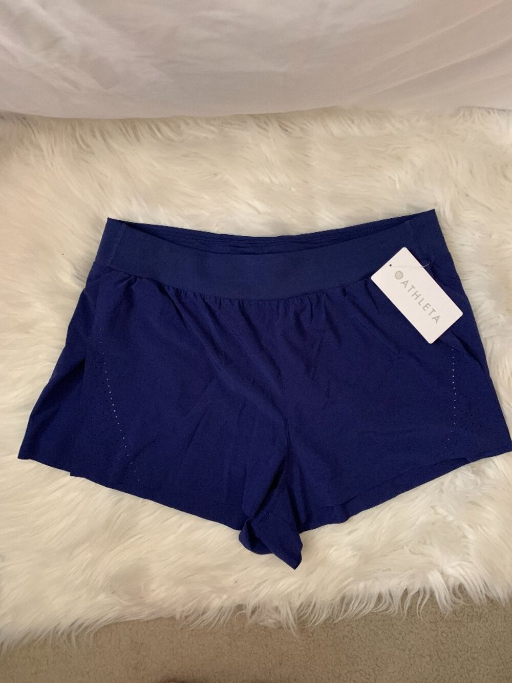 ATHLETA Fast Route Lasercut Run Shorts IN Violet Navy Sz LARGE